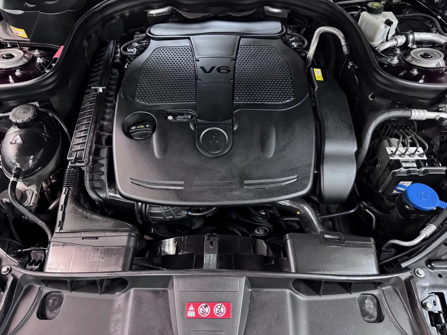 Used 2013 Mercedes-Benz E 350 4MATIC Sedan image 11