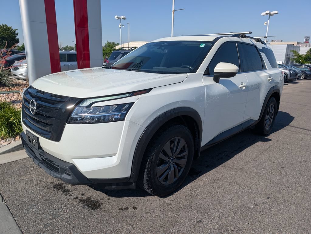 Used 2022 Nissan Pathfinder SV w/ SV Premium Package AWD/4WD image 3