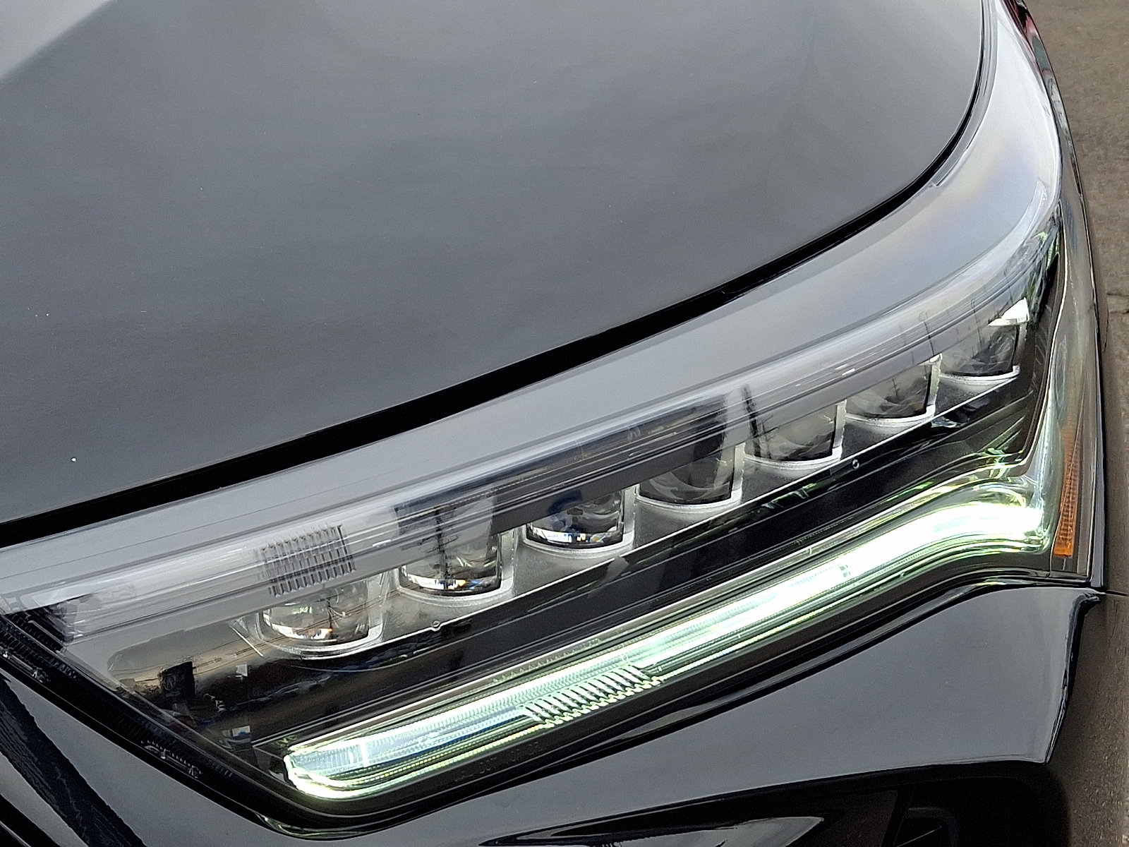 Certified 2025 Acura RDX SH-AWD image 9