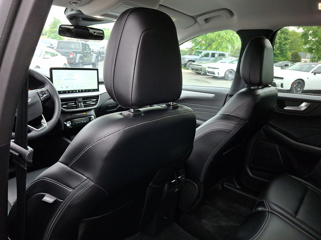 Used 2023 Ford Escape Platinum AWD/4WD image 21