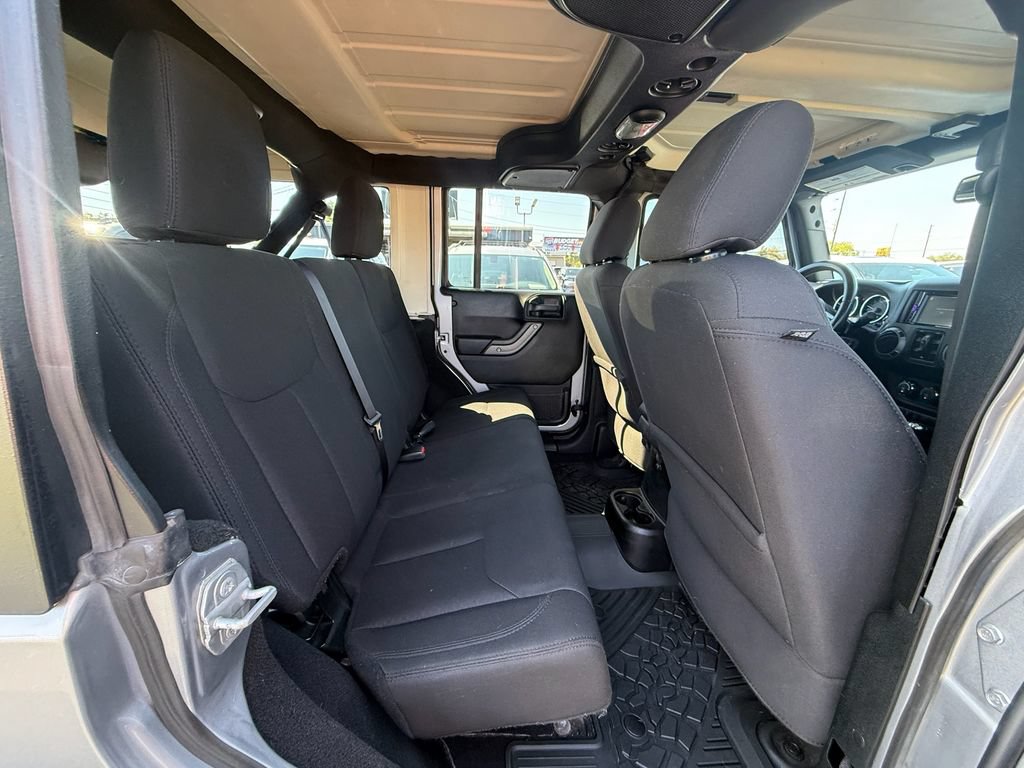 Used 2018 Jeep Wrangler Unlimited Sport S AWD/4WD image 21