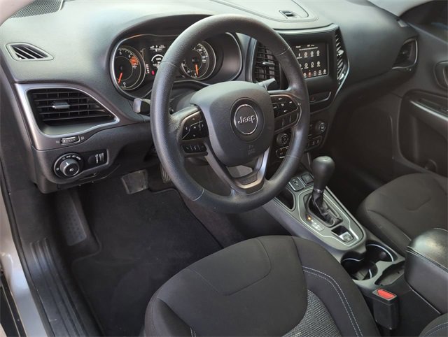 Used 2019 Jeep Cherokee Latitude w/ Popular Appearance Group image 10