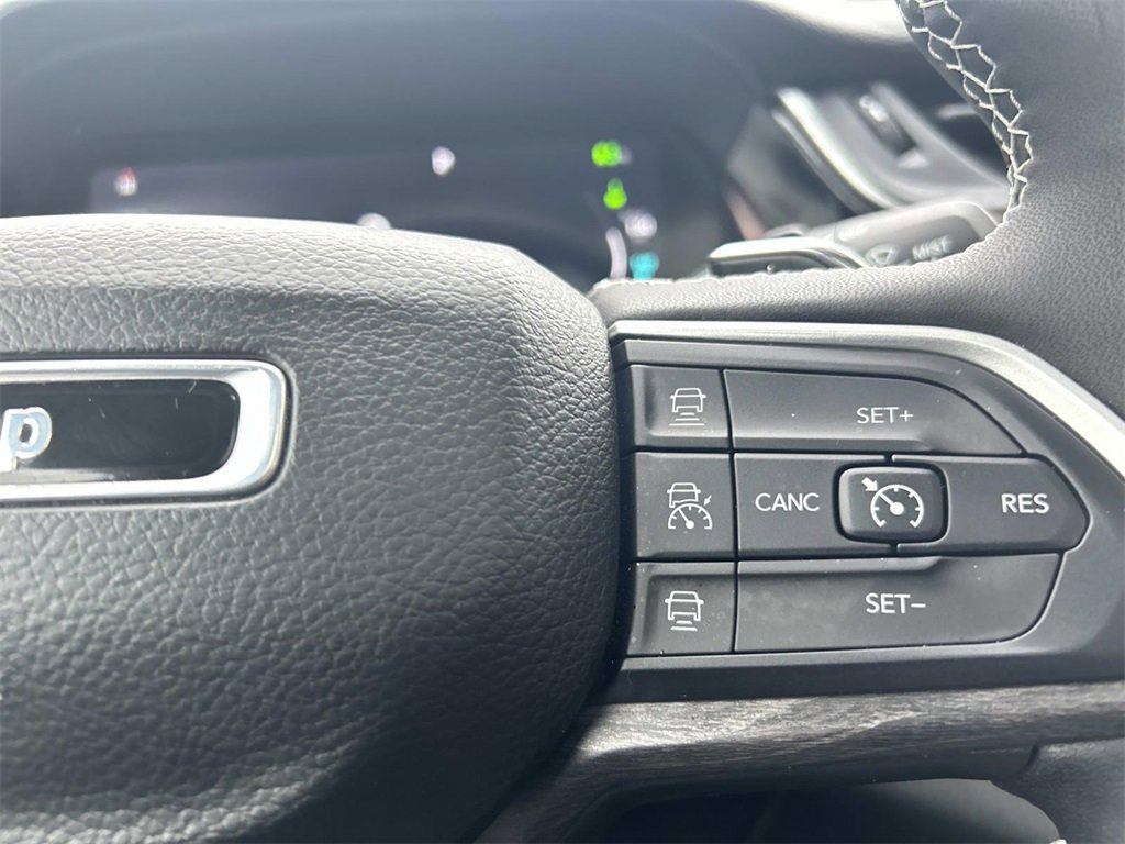 Used 2023 Jeep Grand Cherokee 4WD 4xe w/ Luxury Tech Group II image 26