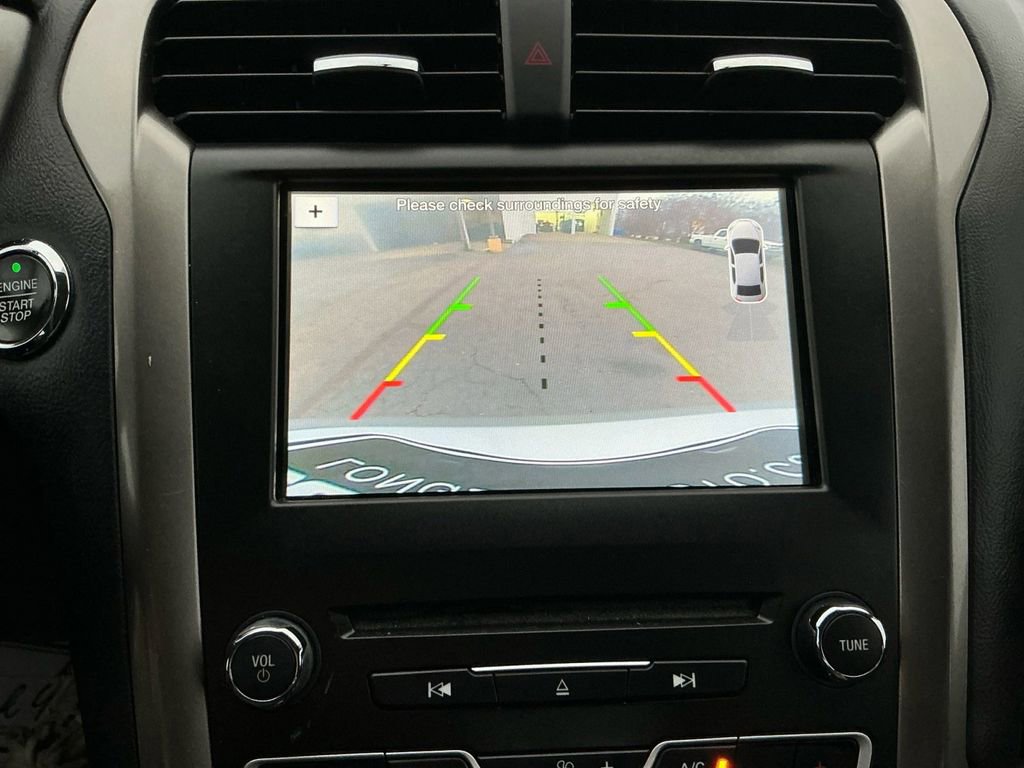 Used 2018 Ford Fusion SE w/ Fusion SE Technology Package image 26