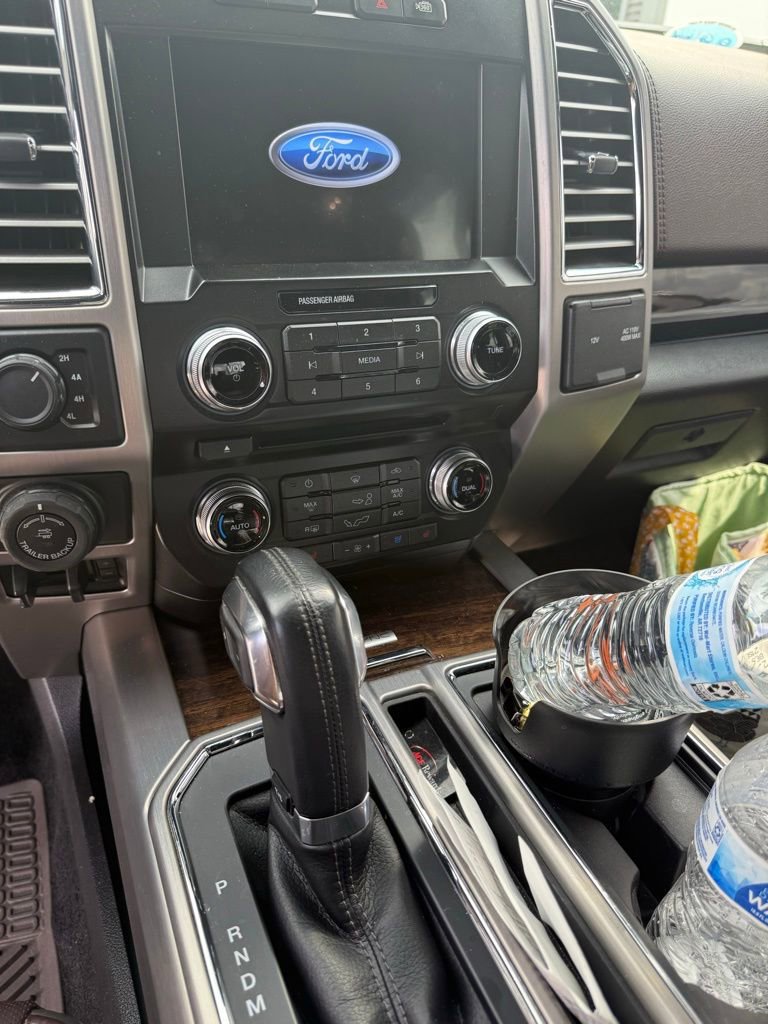 Used 2016 Ford F150 Platinum w/ Equipment Group 701A Luxury image 18