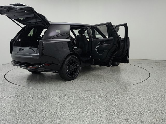 New 2026 Land Rover Range Rover Long Wheelbase SE AWD/4WD image 11