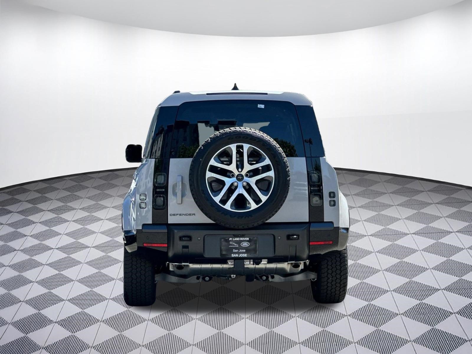 New 2026 Land Rover Defender 110 X-Dynamic SE AWD/4WD image 10