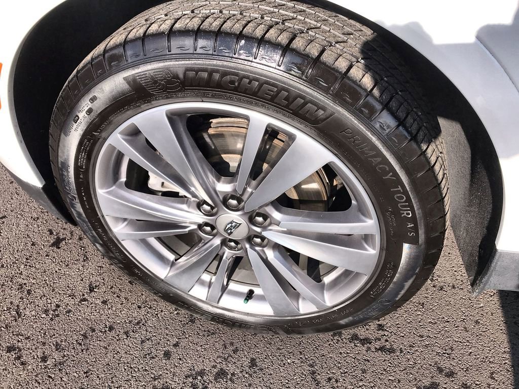 Used 2024 Cadillac XT5 Premium Luxury AWD/4WD image 10