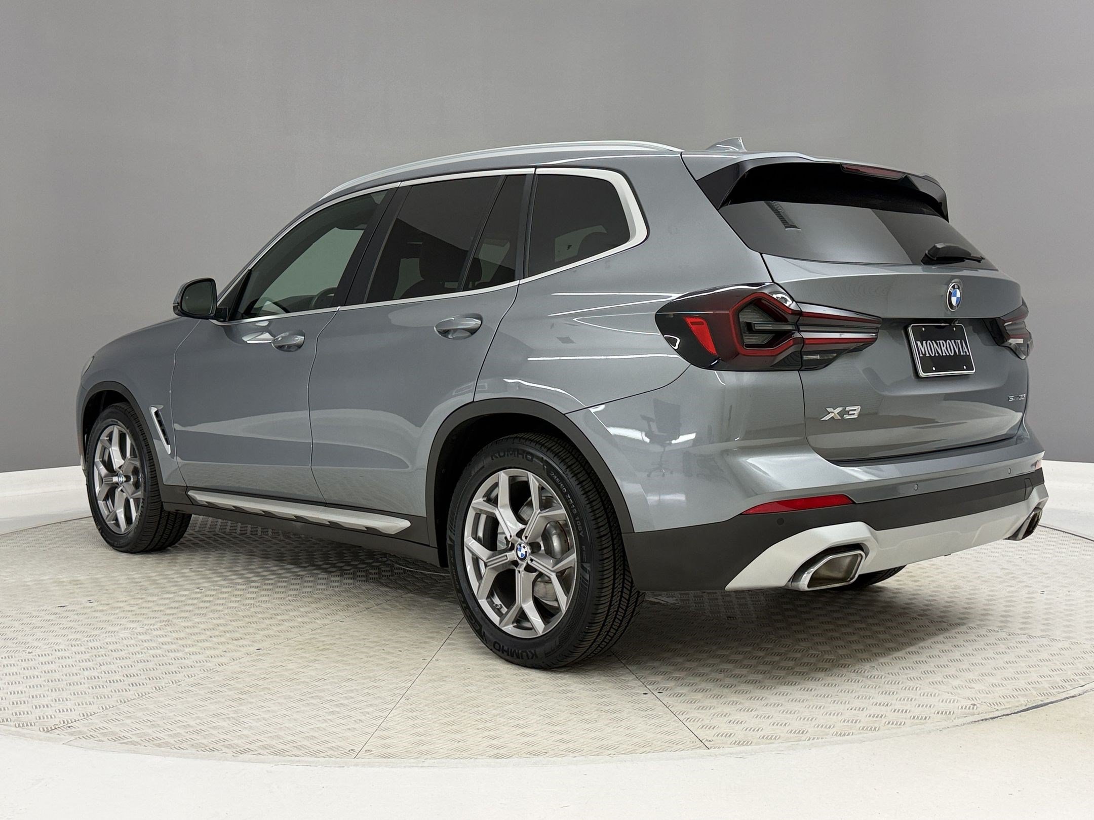 Used 2023 BMW X3 sDrive30i w/ Premium Package RWD image 3