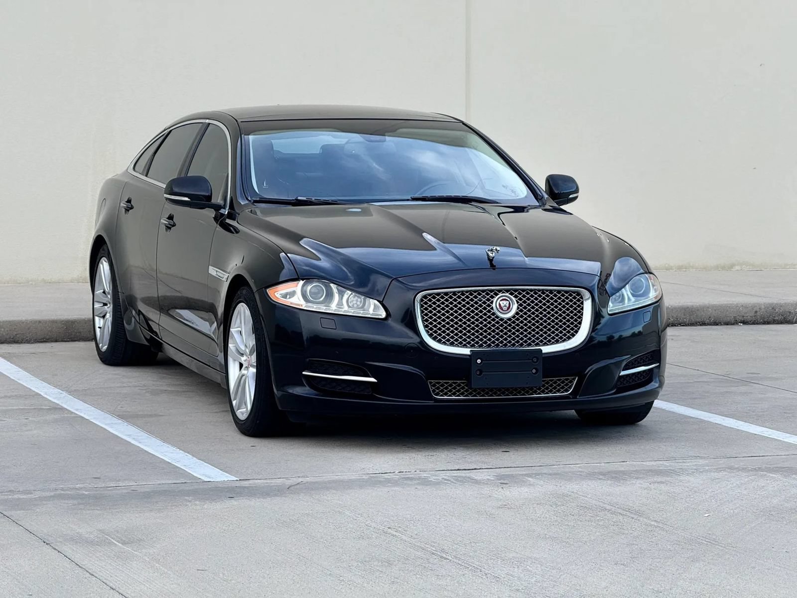 Used 2015 Jaguar XJ L Portfolio AWD/4WD image 9