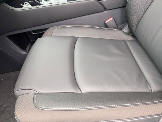 New 2025 Nissan Pathfinder SL w/ Black Appearance Package image 24