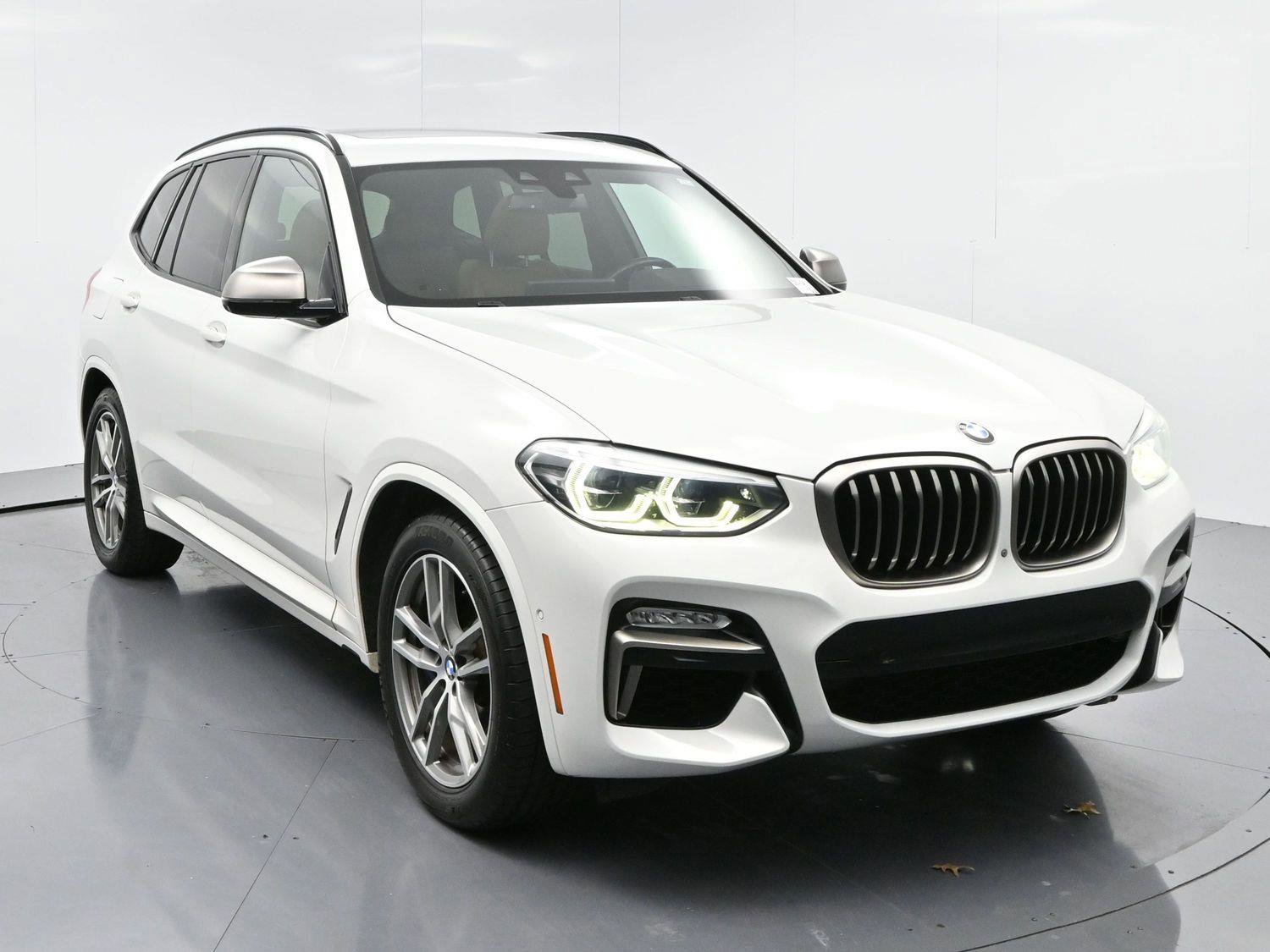 Used 2018 BMW X3 M40i image 2