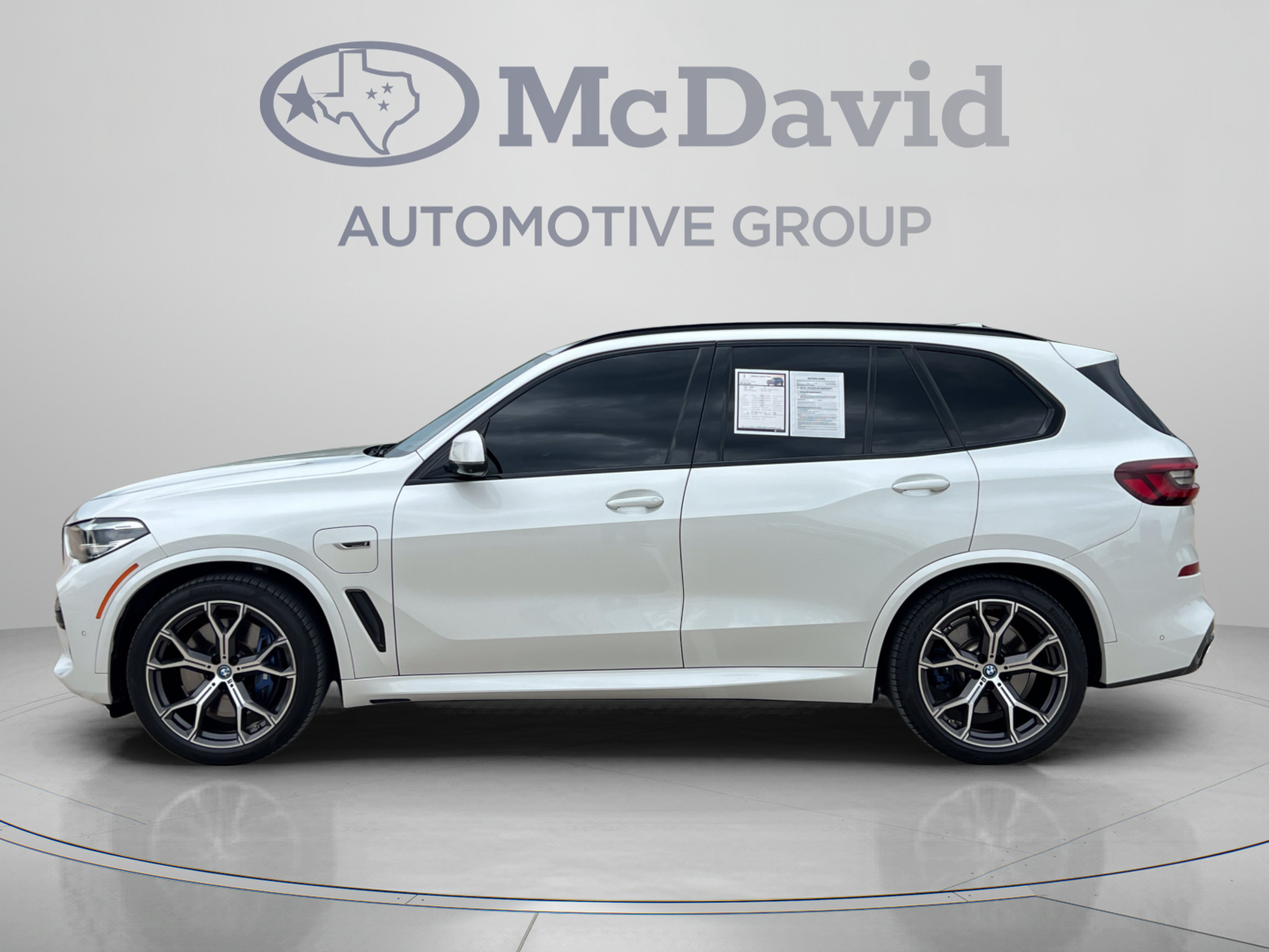 Used 2022 BMW X5 xDrive45e w/ M Sport Package AWD/4WD image 4