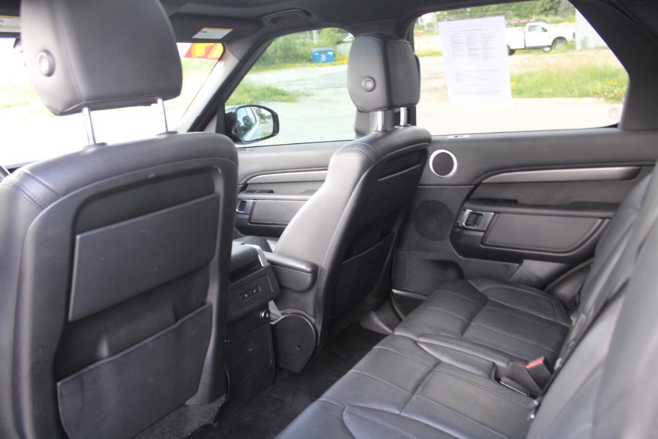 Used 2019 Land Rover Discovery SE AWD/4WD image 17