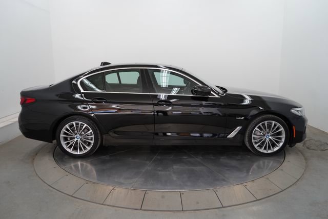 Used 2023 BMW 530e xDrive w/ Convenience Package image 42
