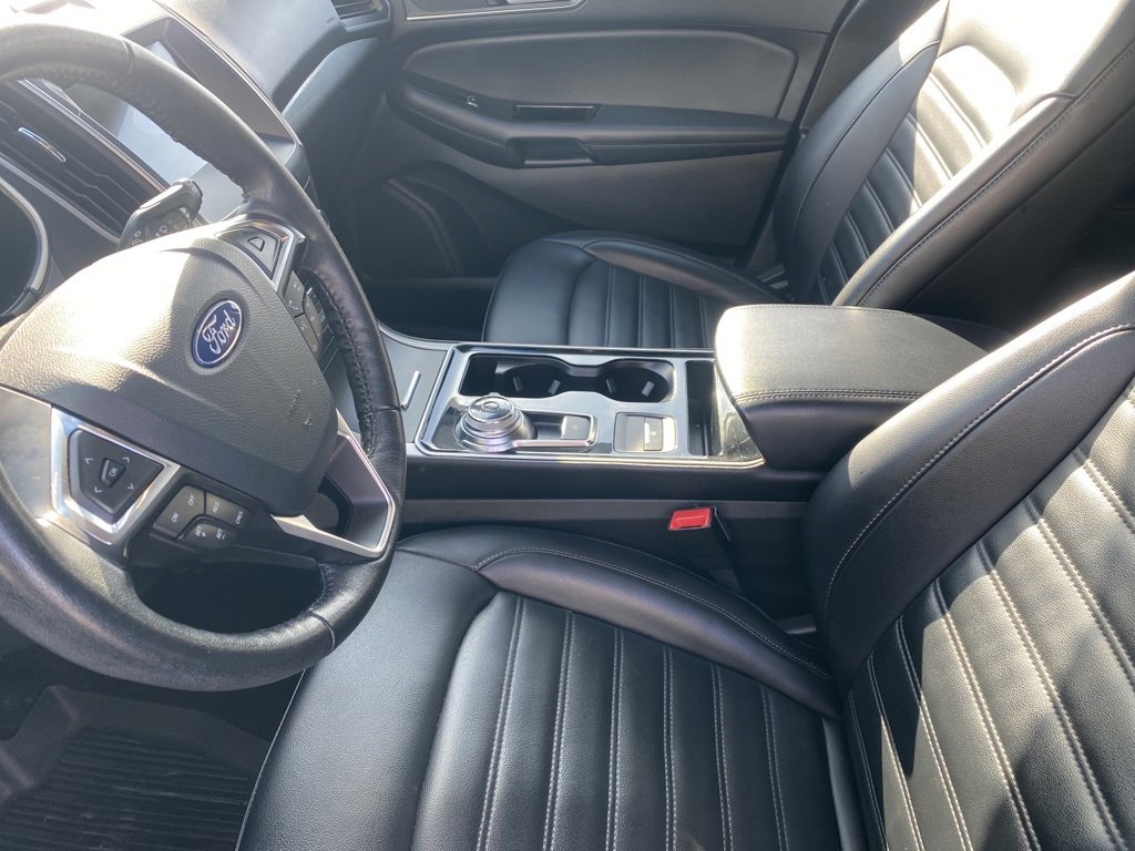 Used 2019 Ford Edge SEL w/ Equipment Group 201A image 5