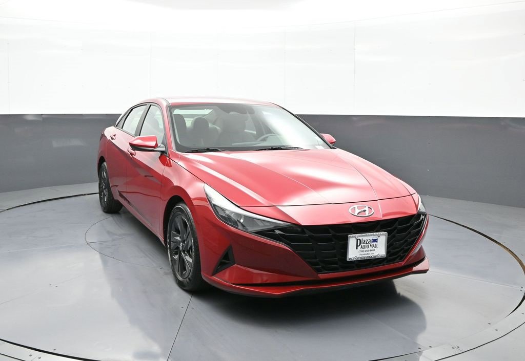 Certified 2021 Hyundai Elantra SEL image 3