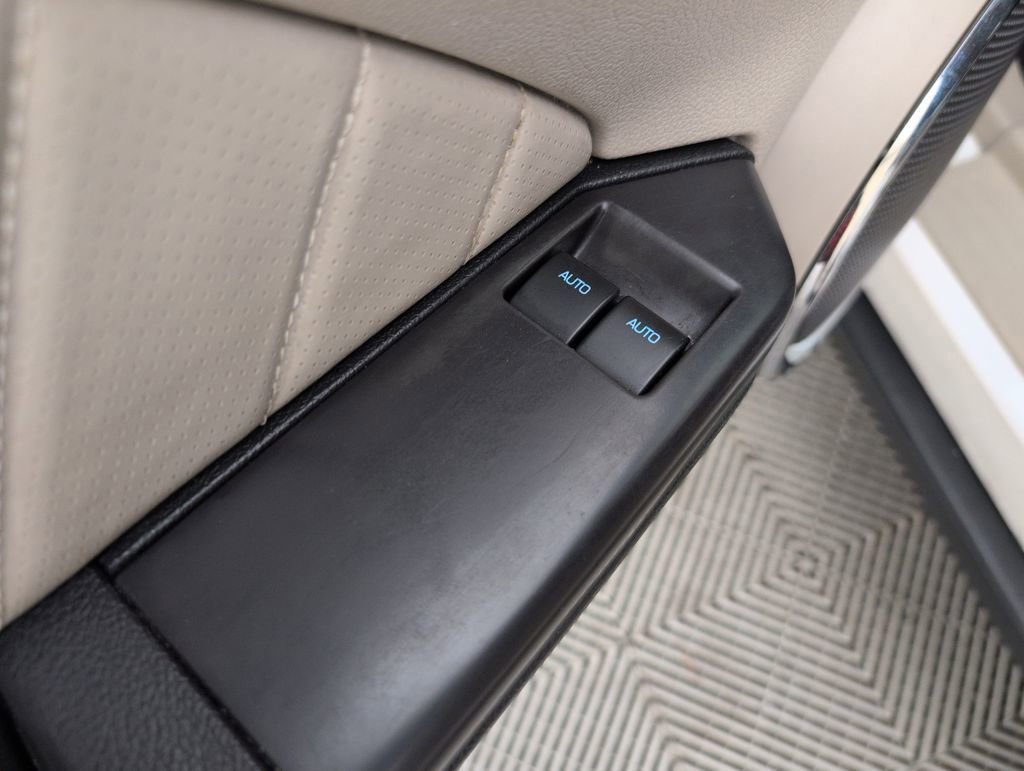 Used 2010 Ford Mustang Premium image 32