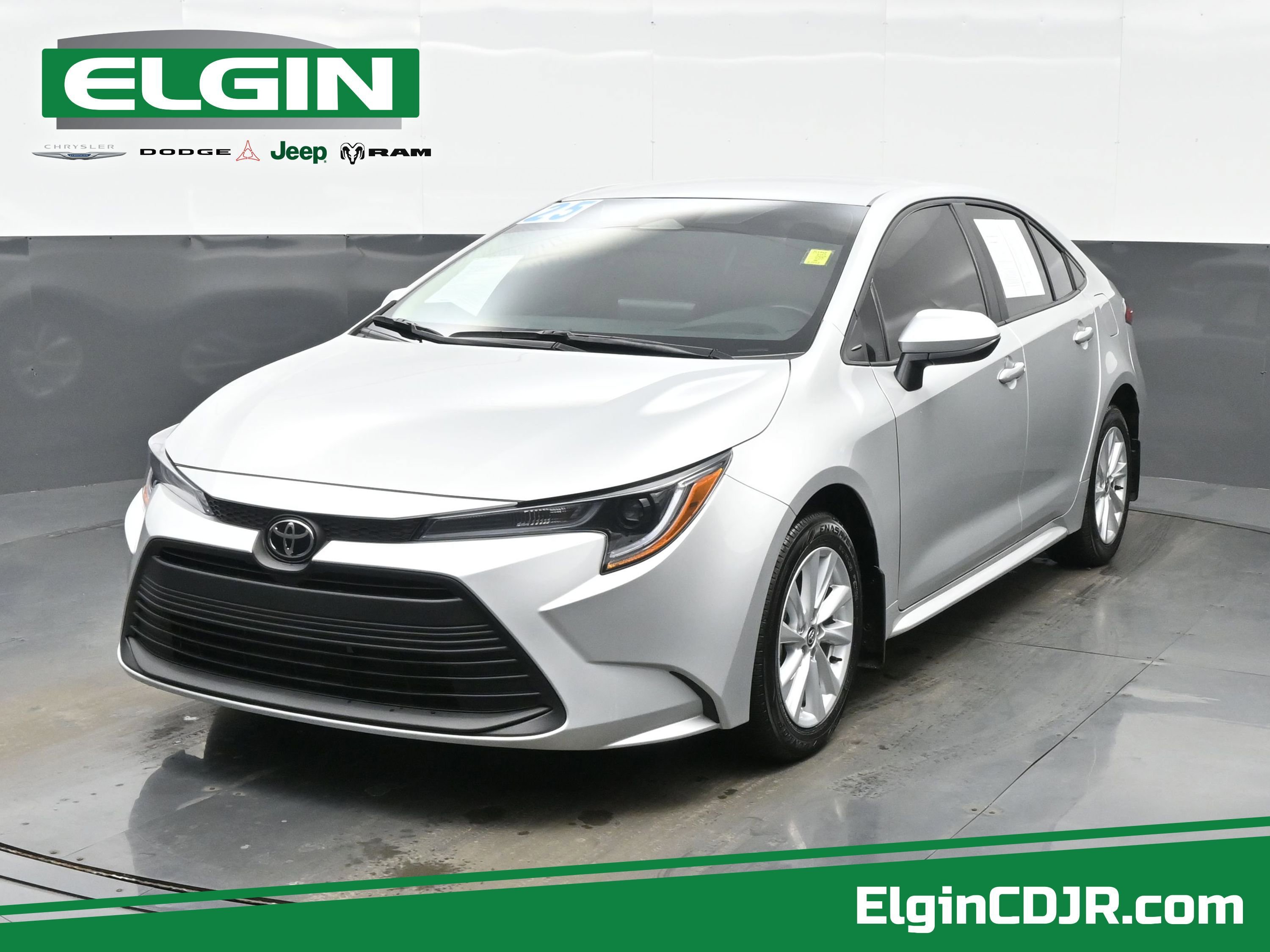 Used 2025 Toyota Corolla LE w/ LE Premium Package image 1