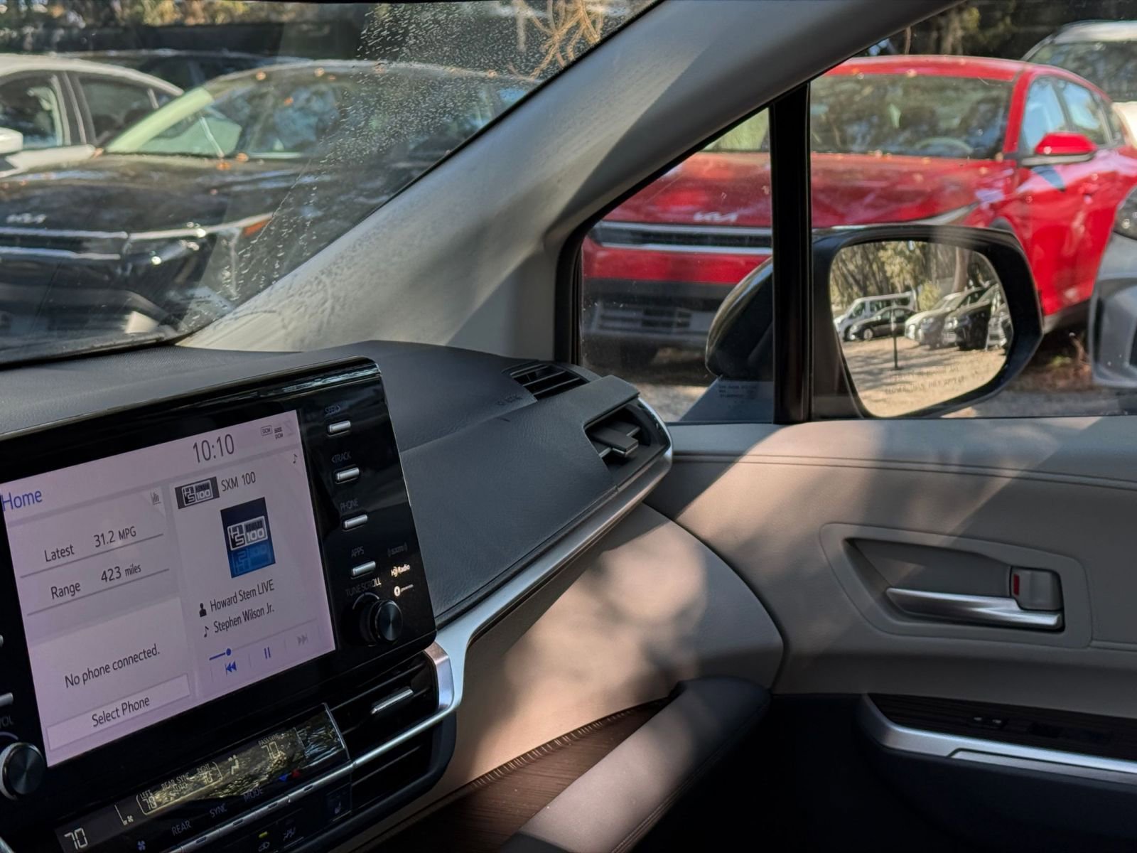 Used 2023 Toyota Sienna XLE image 37