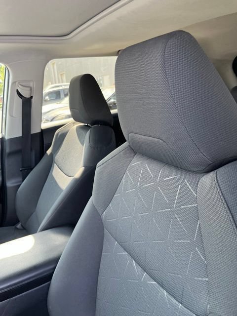 Used 2019 Toyota RAV4 XLE AWD/4WD image 10