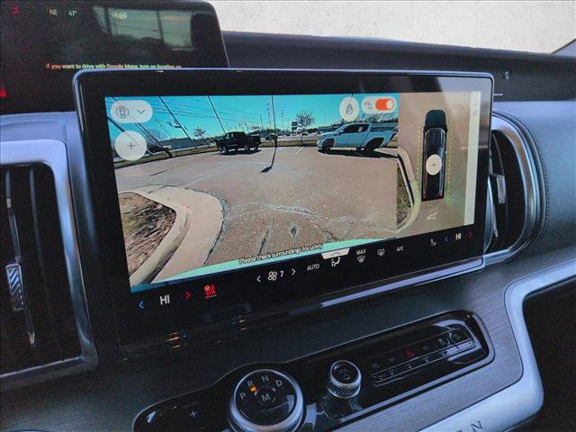 Used 2025 Ford Expedition Platinum image 14