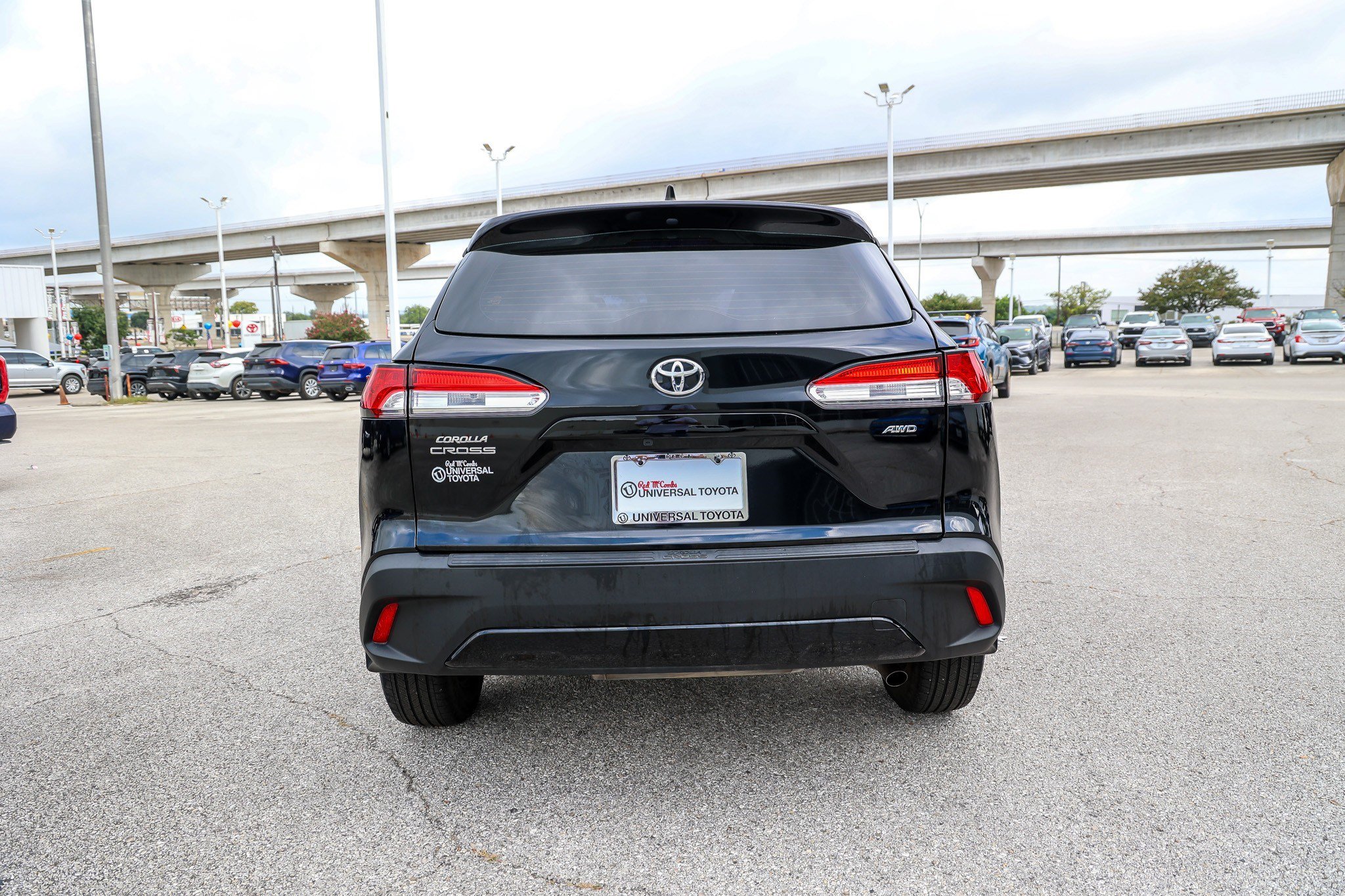 Used 2023 Toyota Corolla Cross L AWD/4WD image 8