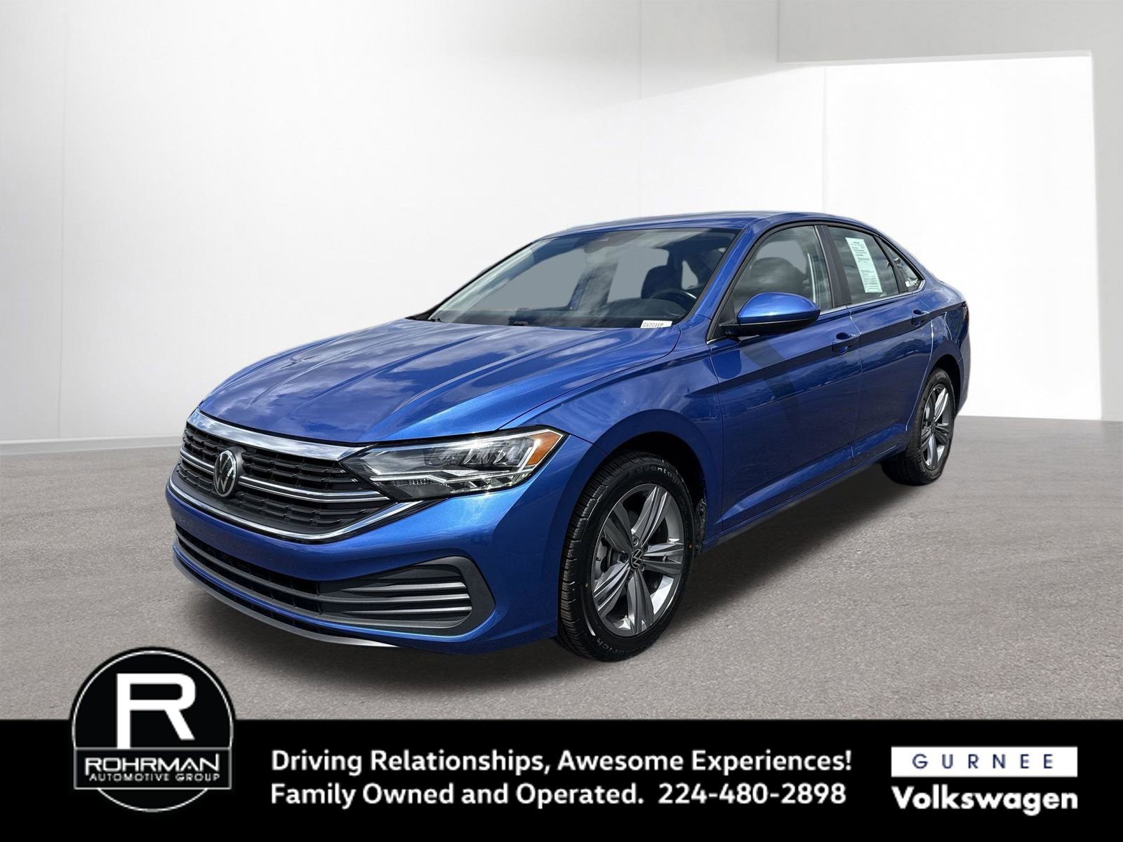Used 2023 Volkswagen Jetta SE FWD image 4