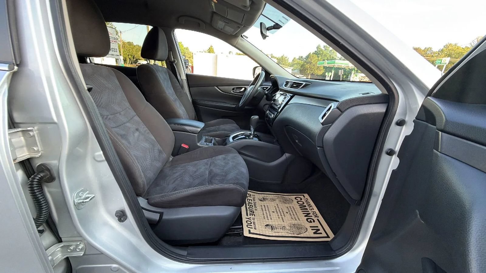 Used 2015 Nissan Rogue SV AWD/4WD image 52