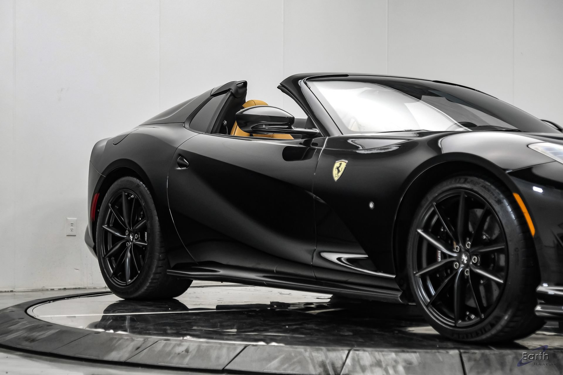 Used 2022 Ferrari 812 GTS RWD image 34