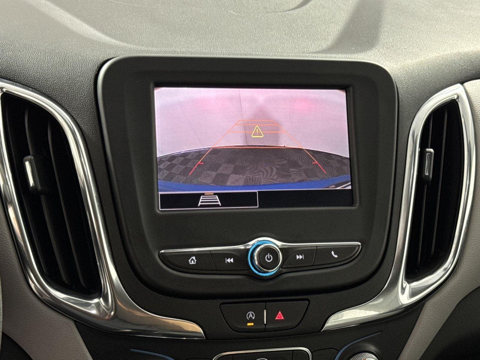 Used 2024 Chevrolet Equinox LS w/ Driver Confidence II Package FWD image 19
