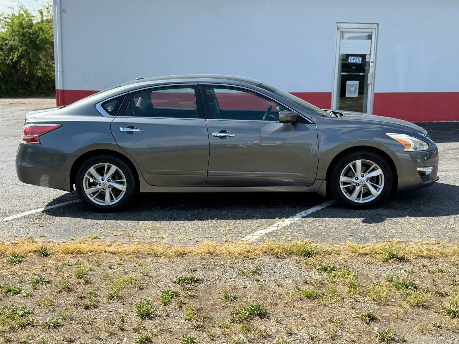 Used 2014 Nissan Altima 2.5 SV FWD image 4