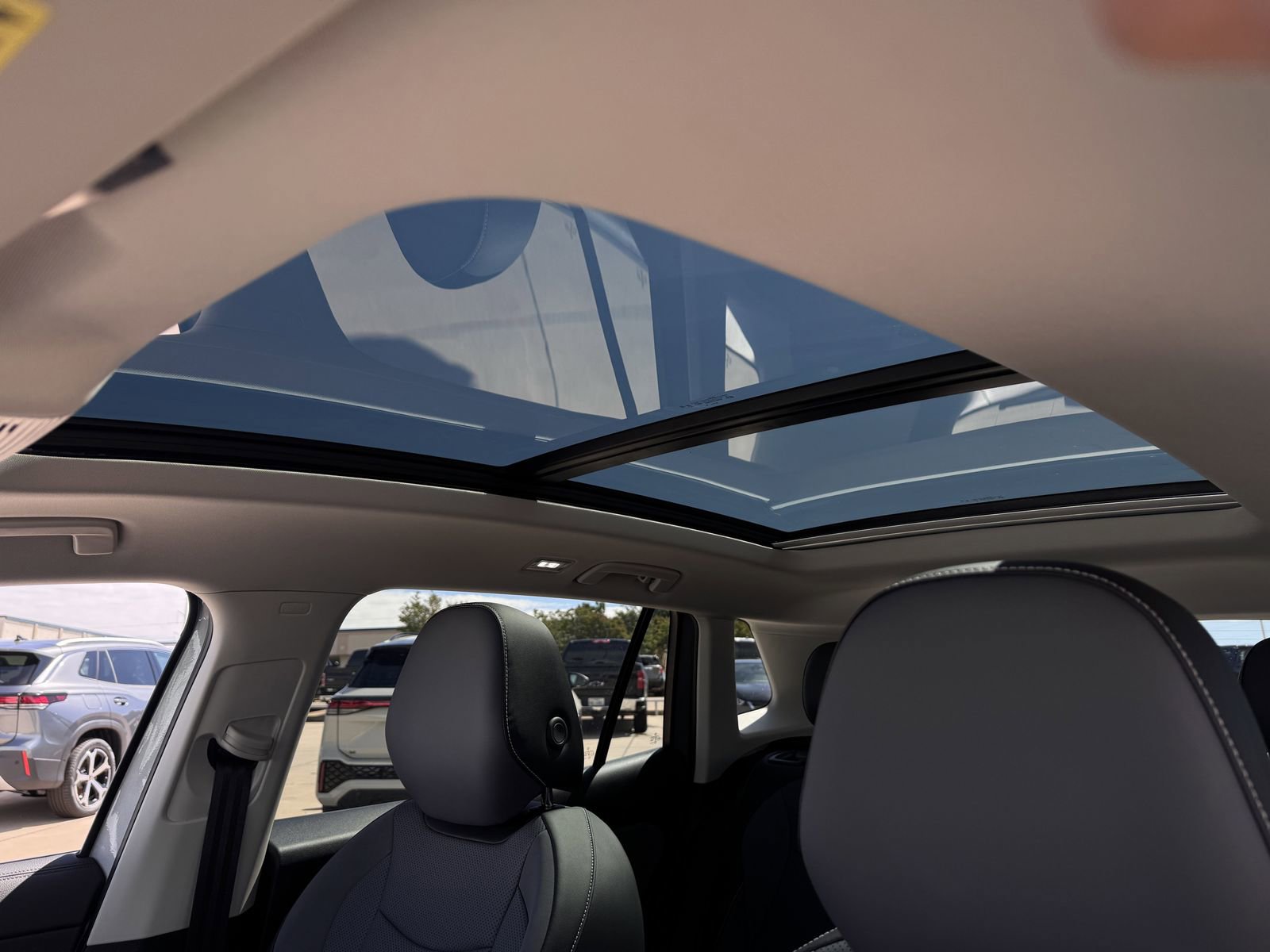 New 2026 Volkswagen Tiguan SE image 23