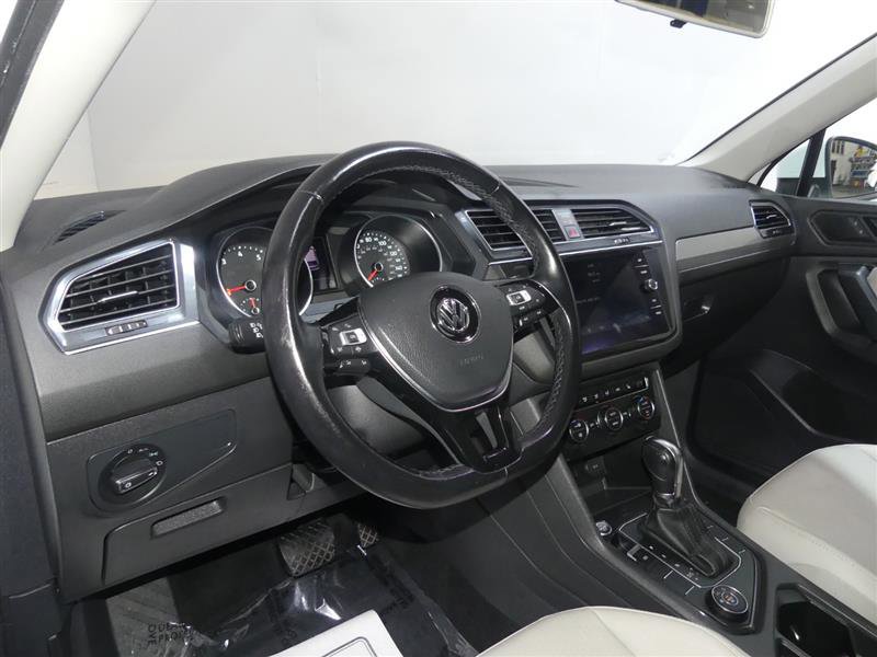 Used 2019 Volkswagen Tiguan SE w/ Panoramic Sunroof Package image 22