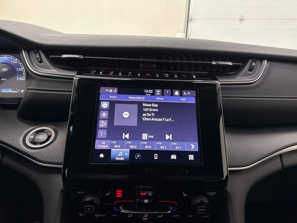 Used 2023 Jeep Grand Cherokee Laredo w/ Luxury Tech Group I image 17