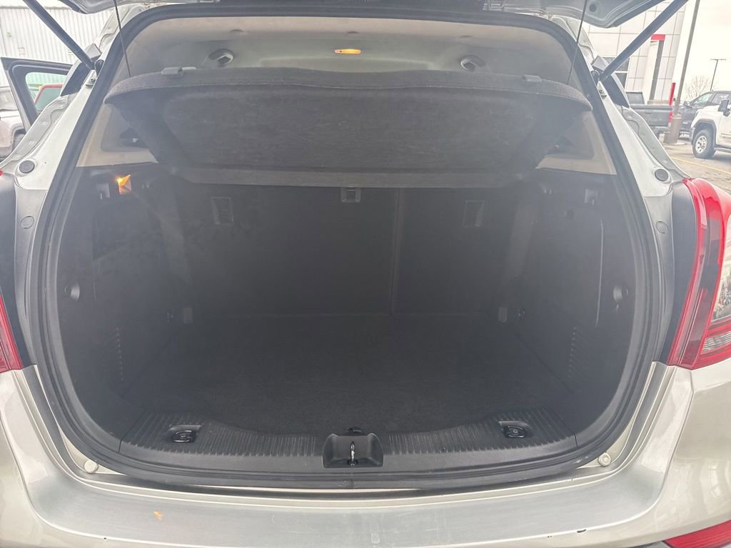 Used 2022 Buick Encore Preferred w/ Safety Package image 17