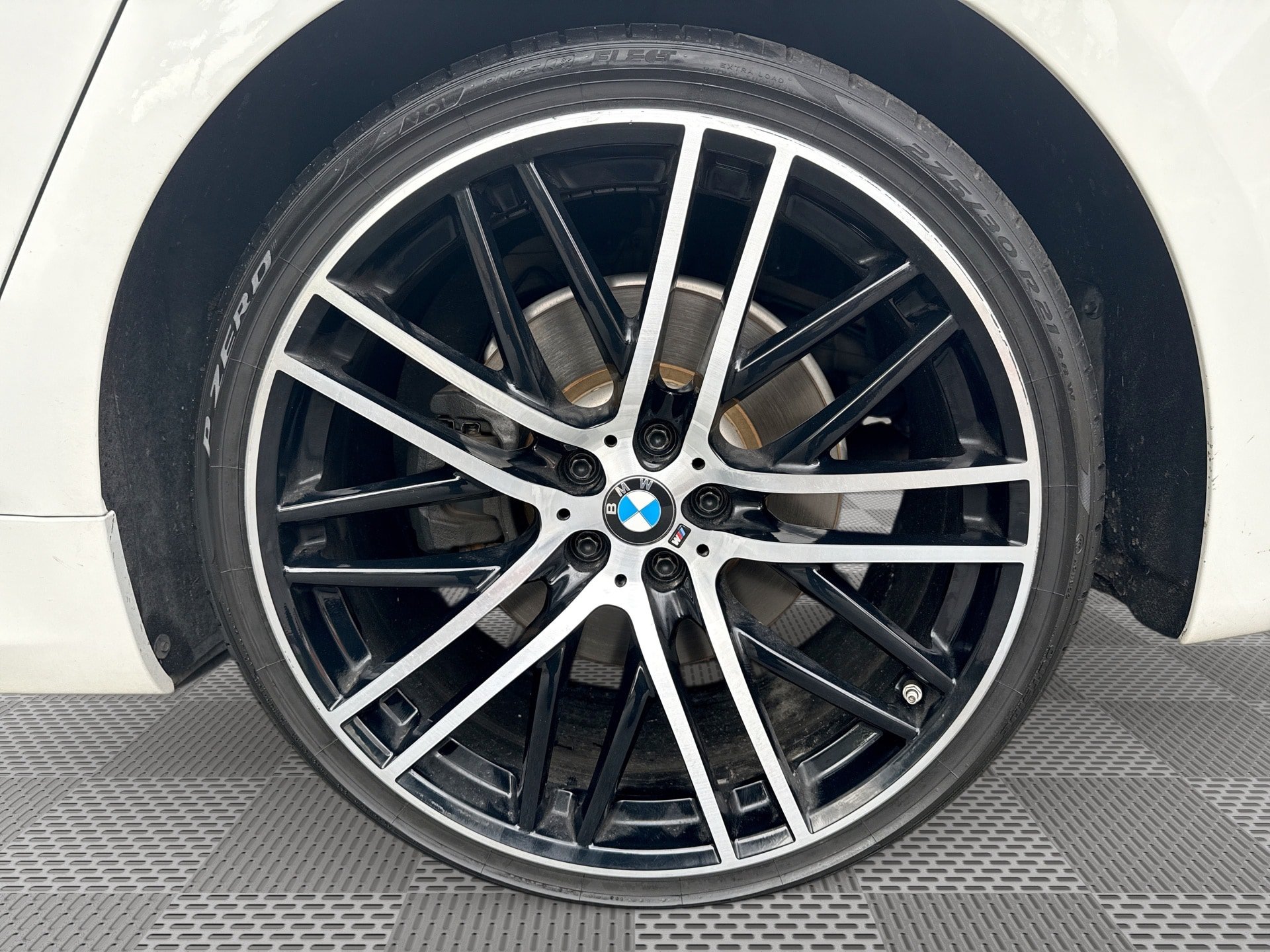 Used 2017 BMW 750i RWD image 29