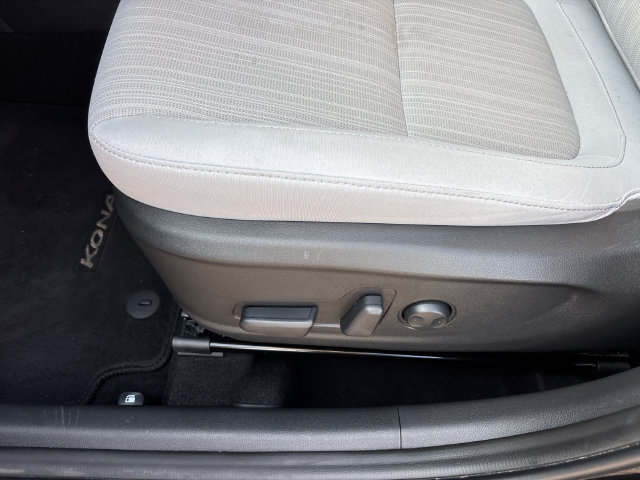 Used 2023 Hyundai Kona SEL w/ Cargo Package AWD/4WD image 7