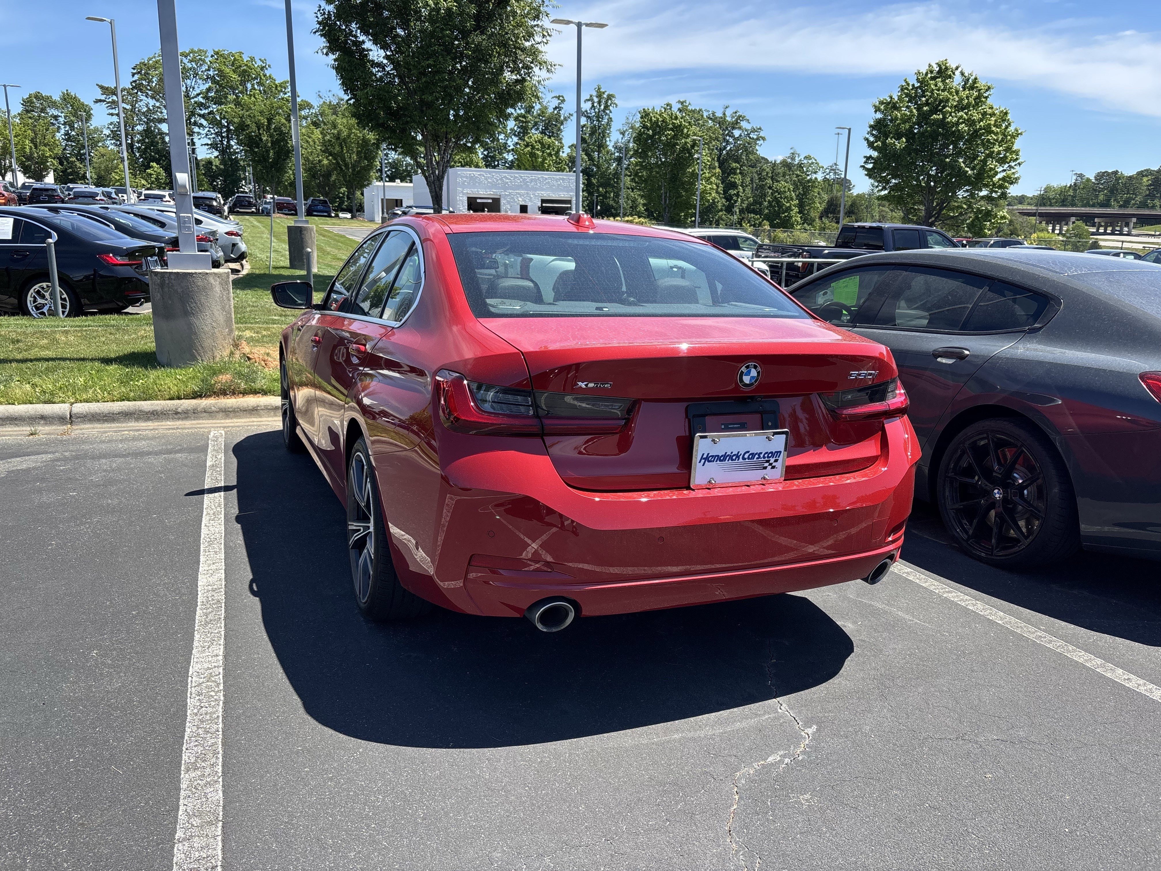 Certified 2024 BMW 330i xDrive Sedan w/ Premium Package AWD/4WD image 18