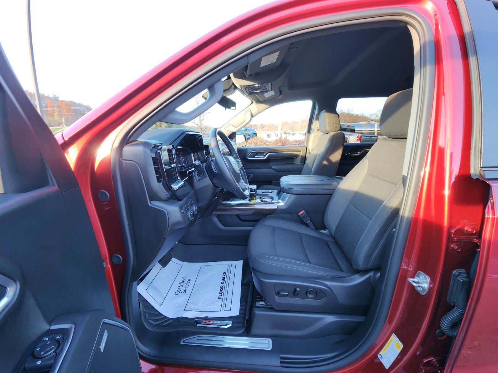Used 2025 Chevrolet Silverado 1500 RST AWD/4WD image 31
