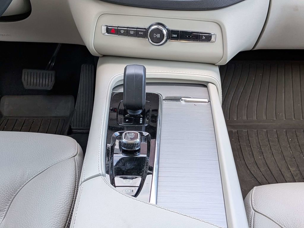 Certified 2023 Volvo XC90 B5 Core w/ Protection Package Premier image 20