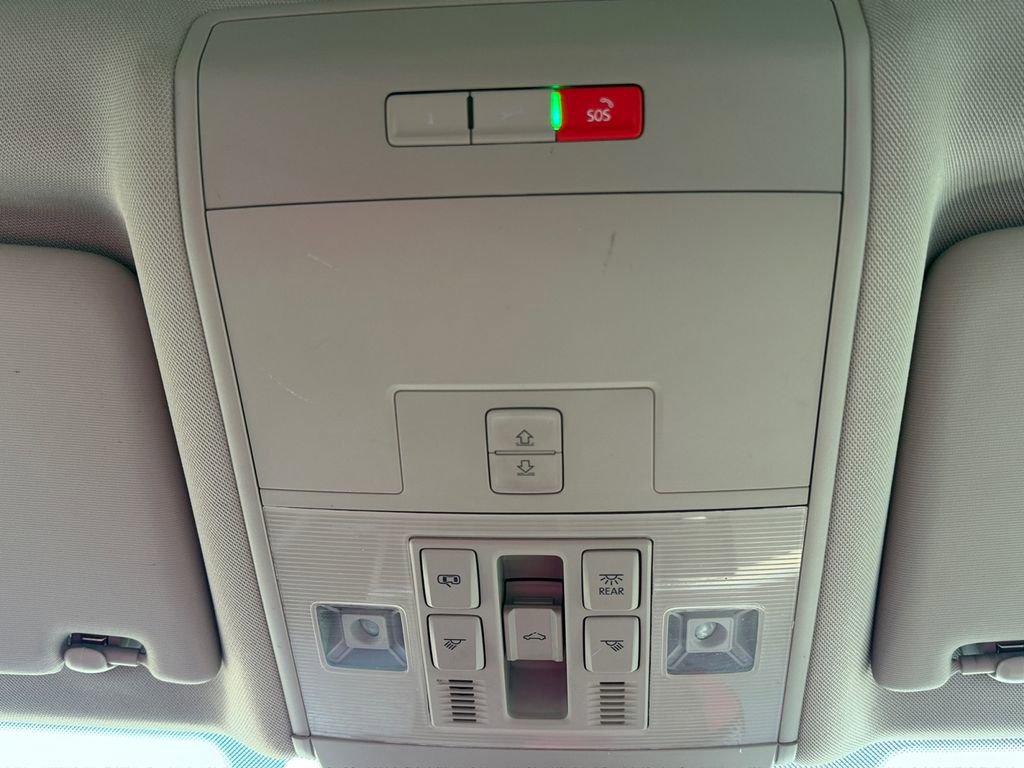 Used 2022 Volkswagen Atlas SEL R-Line image 21