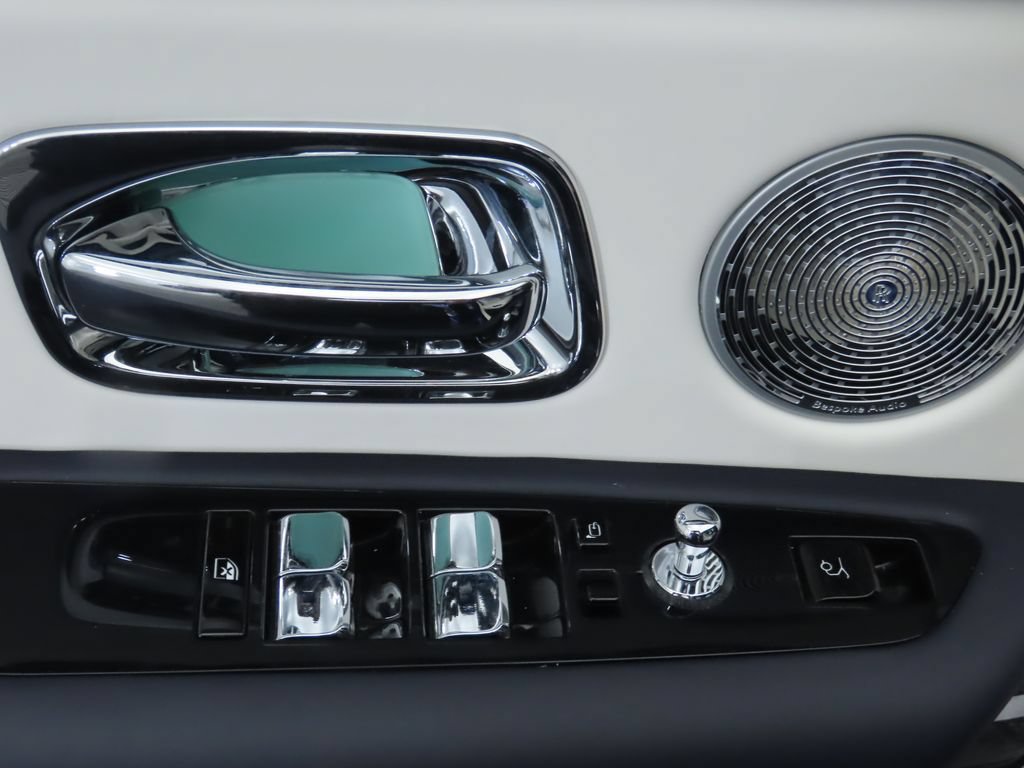 Used 2026 Rolls-Royce Cullinan Black Badge AWD/4WD image 24