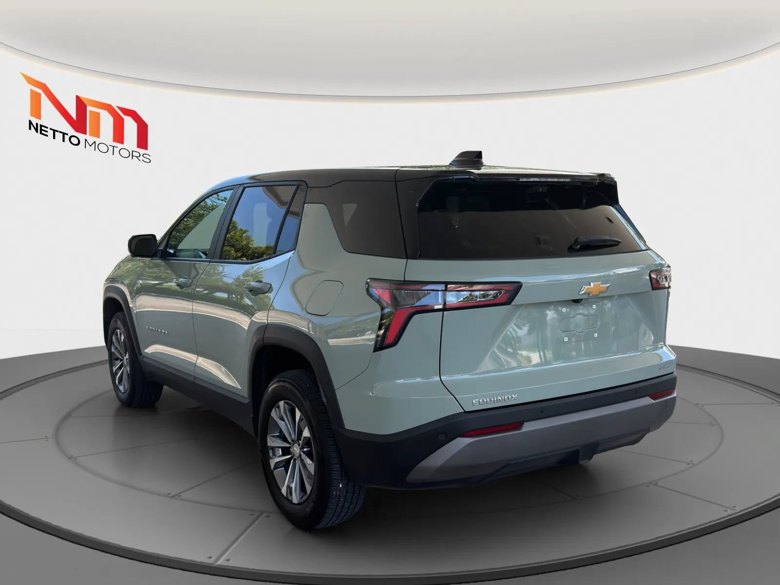 Used 2026 Chevrolet Equinox LT w/ Convenience Package II FWD image 3