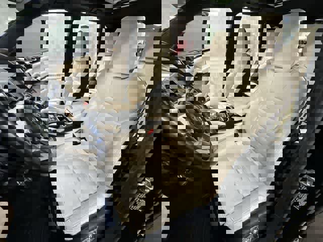 Used 2017 Porsche Cayenne Turbo AWD/4WD image 16