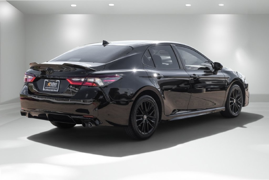 Used 2023 Toyota Camry SE FWD image 6