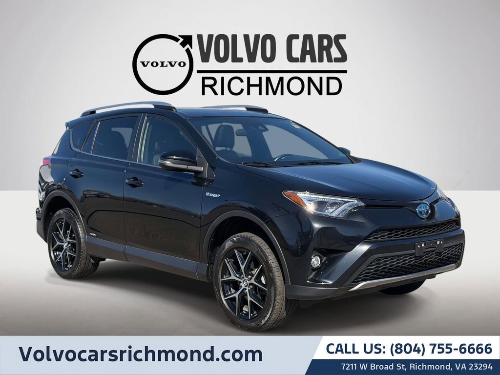 Used 2017 Toyota RAV4 SE image 1