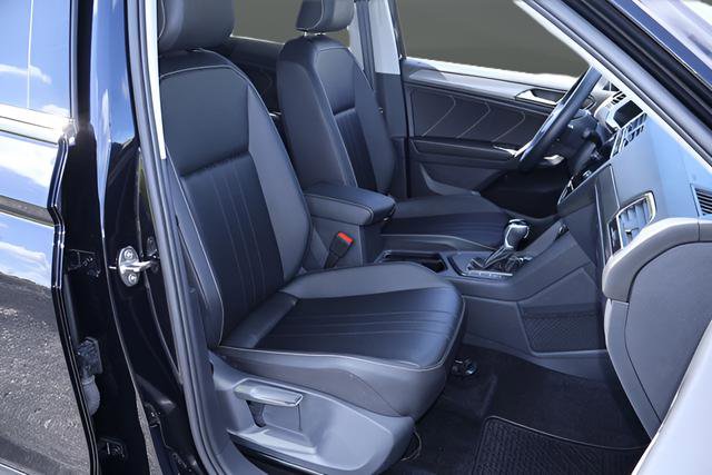 Certified 2024 Volkswagen Tiguan SE FWD image 20