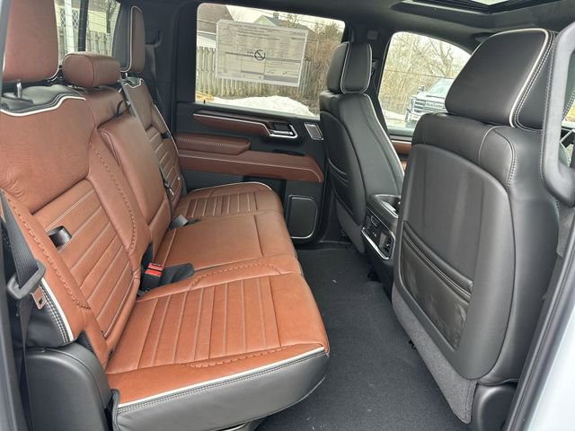 New 2026 GMC Sierra 3500 Denali Ultimate w/ LPO, Black Badging Package image 32