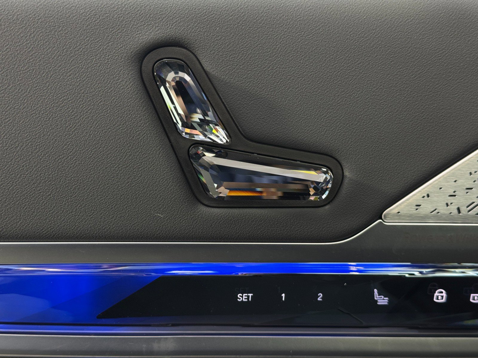 Used 2023 BMW i7 xDrive60 image 18